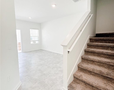 2768 Pierr St - Photo Thumbnail 5