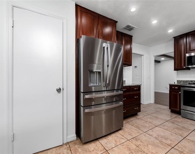 3175 Lake Anderson Avenue - Photo Thumbnail 9