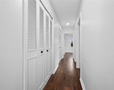 3175 Lake Anderson Avenue - Photo Thumbnail 14
