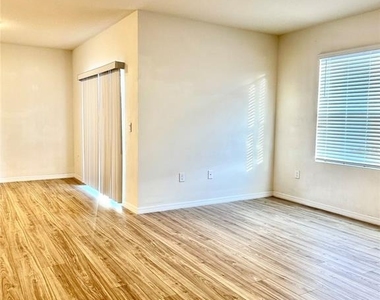 939 Sun Burst Road - Photo Thumbnail 5