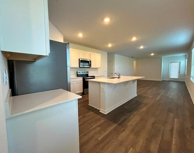 4952 Kaia Avenue - Photo Thumbnail 5