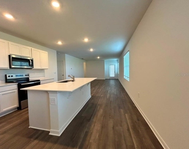 4952 Kaia Avenue - Photo Thumbnail 2
