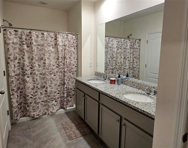 2755 Gentle Rain Drive - Photo Thumbnail 16