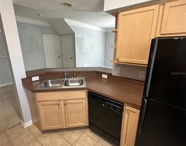 6005 Newport Lane - Photo Thumbnail 6