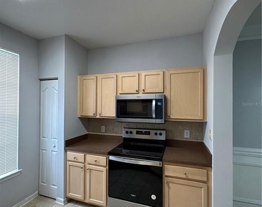 6005 Newport Lane - Photo Thumbnail 9