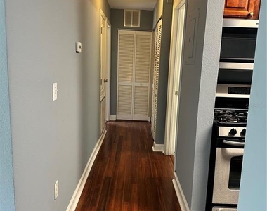 2047 Dixie Belle Drive - Photo Thumbnail 9