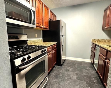 2047 Dixie Belle Drive - Photo Thumbnail 15