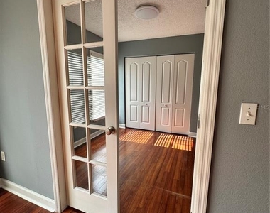2047 Dixie Belle Drive - Photo Thumbnail 12