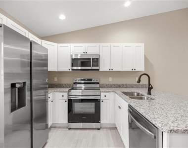 5795 Nw 11th Place - Photo Thumbnail 21