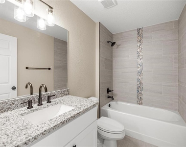 5795 Nw 11th Place - Photo Thumbnail 13
