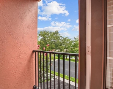 561 Telfair Square Court - Photo Thumbnail 25