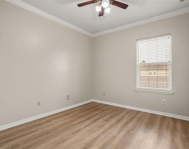 561 Telfair Square Court - Photo Thumbnail 21