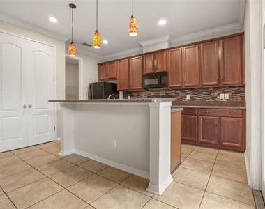 561 Telfair Square Court - Photo Thumbnail 9