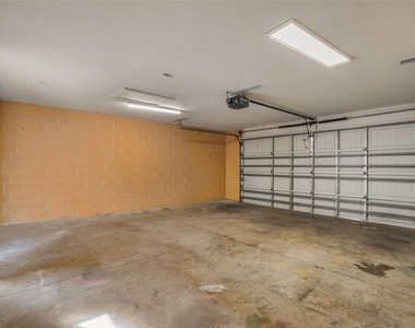 561 Telfair Square Court - Photo Thumbnail 28