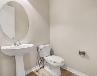 561 Telfair Square Court - Photo Thumbnail 24