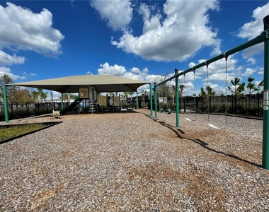 1260 Regal King Drive - Photo Thumbnail 15
