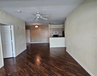 5483 Vineland Road - Photo Thumbnail 7