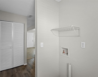 4584 Kirkland Boulevard - Photo Thumbnail 8