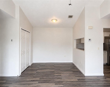 5214 Via Hacienda Circle - Photo Thumbnail 4