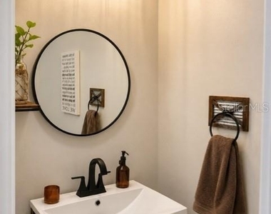 1194 Paisley Court - Photo Thumbnail 8