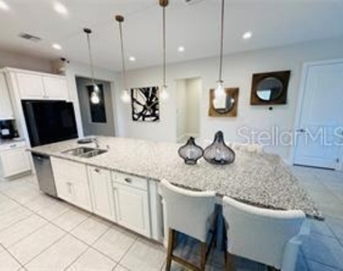 15155 Canoe Place - Photo Thumbnail 10
