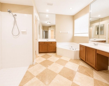 8650 Tara Oaks Court - Photo Thumbnail 7