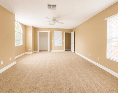 8650 Tara Oaks Court - Photo Thumbnail 12