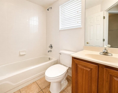 8650 Tara Oaks Court - Photo Thumbnail 13