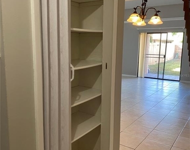 2738 Hunt Club Lane - Photo Thumbnail 4