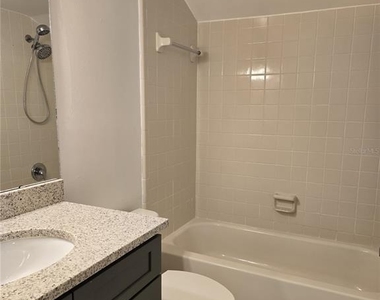 2738 Hunt Club Lane - Photo Thumbnail 19