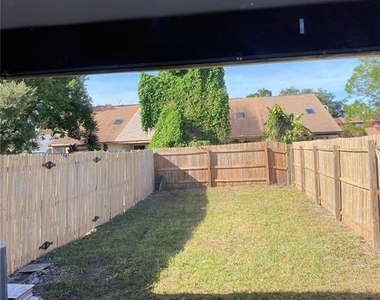 2738 Hunt Club Lane - Photo Thumbnail 26