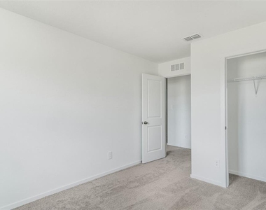 931 Phoenix Street - Photo Thumbnail 33