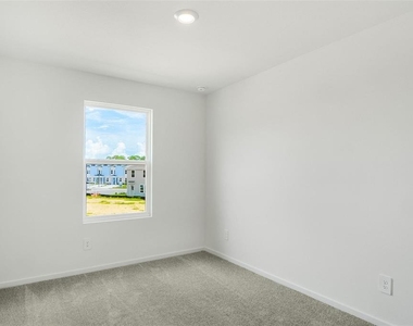 931 Phoenix Street - Photo Thumbnail 25