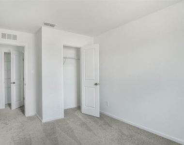 931 Phoenix Street - Photo Thumbnail 32