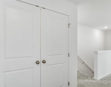 931 Phoenix Street - Photo Thumbnail 22