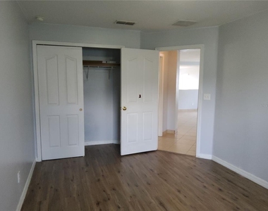 3055 Anquilla Avenue - Photo Thumbnail 9