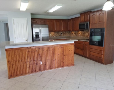 3055 Anquilla Avenue - Photo Thumbnail 11