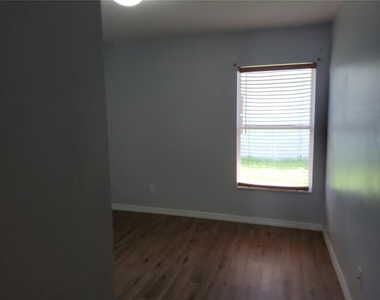3055 Anquilla Avenue - Photo Thumbnail 7