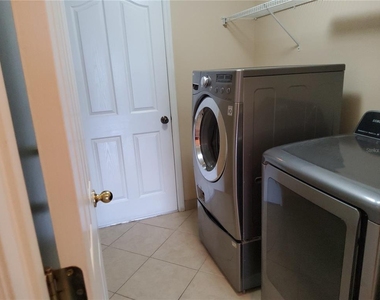 3055 Anquilla Avenue - Photo Thumbnail 27