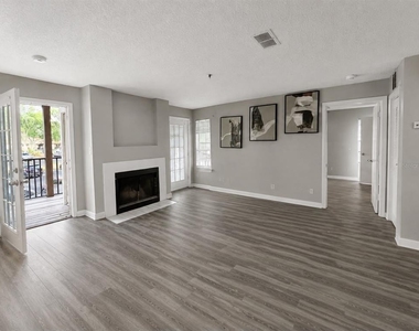 224 Afton Square - Photo Thumbnail 1