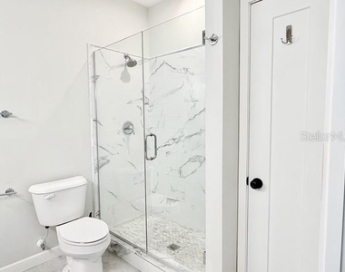 2408 Corrine Drive - Photo Thumbnail 17