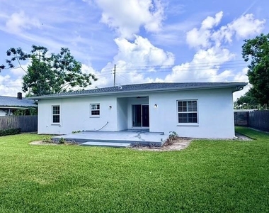 2408 Corrine Drive - Photo Thumbnail 27