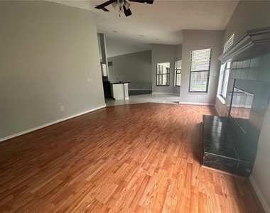 929 Rosinia Court - Photo Thumbnail 28
