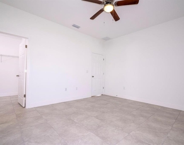 16919 Sw 37th Terrace Road - Photo Thumbnail 9