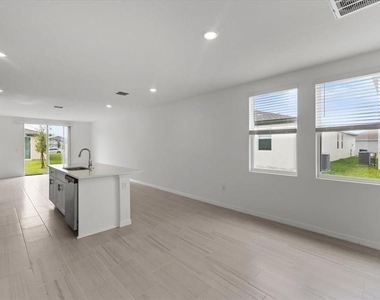 3552 Broadwing Boulevard - Photo Thumbnail 4