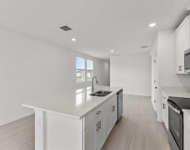 3552 Broadwing Boulevard - Photo Thumbnail 3