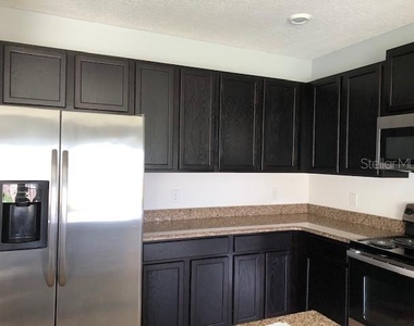 3311 Reedy Glen Drive - Photo Thumbnail 2