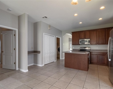 2121 Continental Street - Photo Thumbnail 7