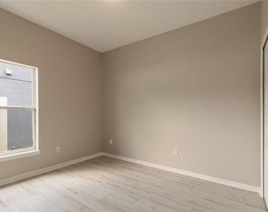 2121 Continental Street - Photo Thumbnail 13