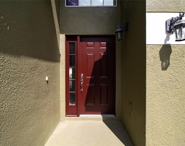 2121 Continental Street - Photo Thumbnail 2
